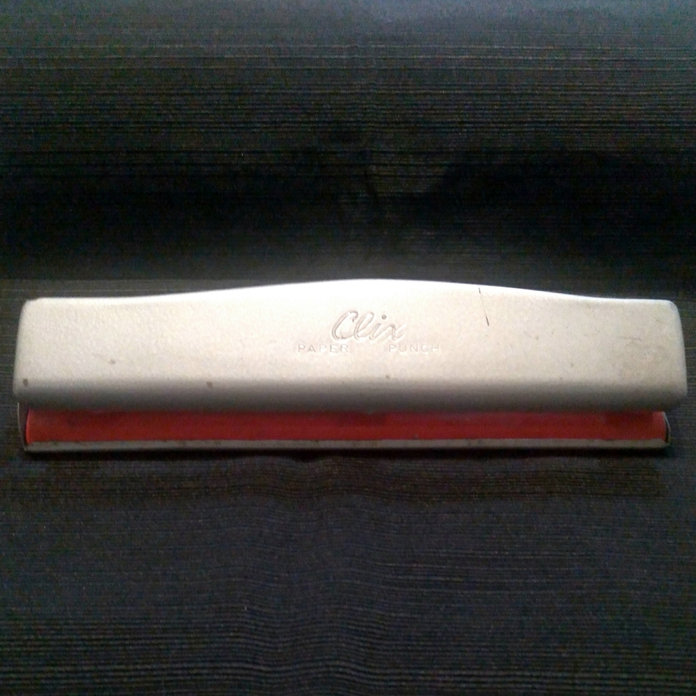 Clix Vintage 3 Hole Paper Punch